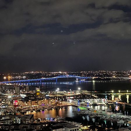 Top Floor Harbour View And Skytower View Apartment In Cbd Auckland Extérieur photo