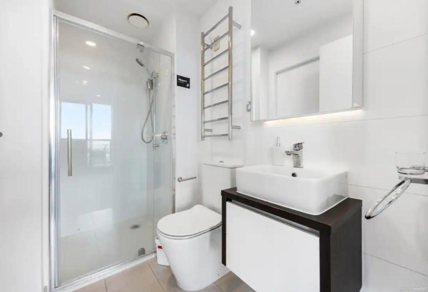 Top Floor Harbour View And Skytower View Apartment In Cbd Auckland Extérieur photo