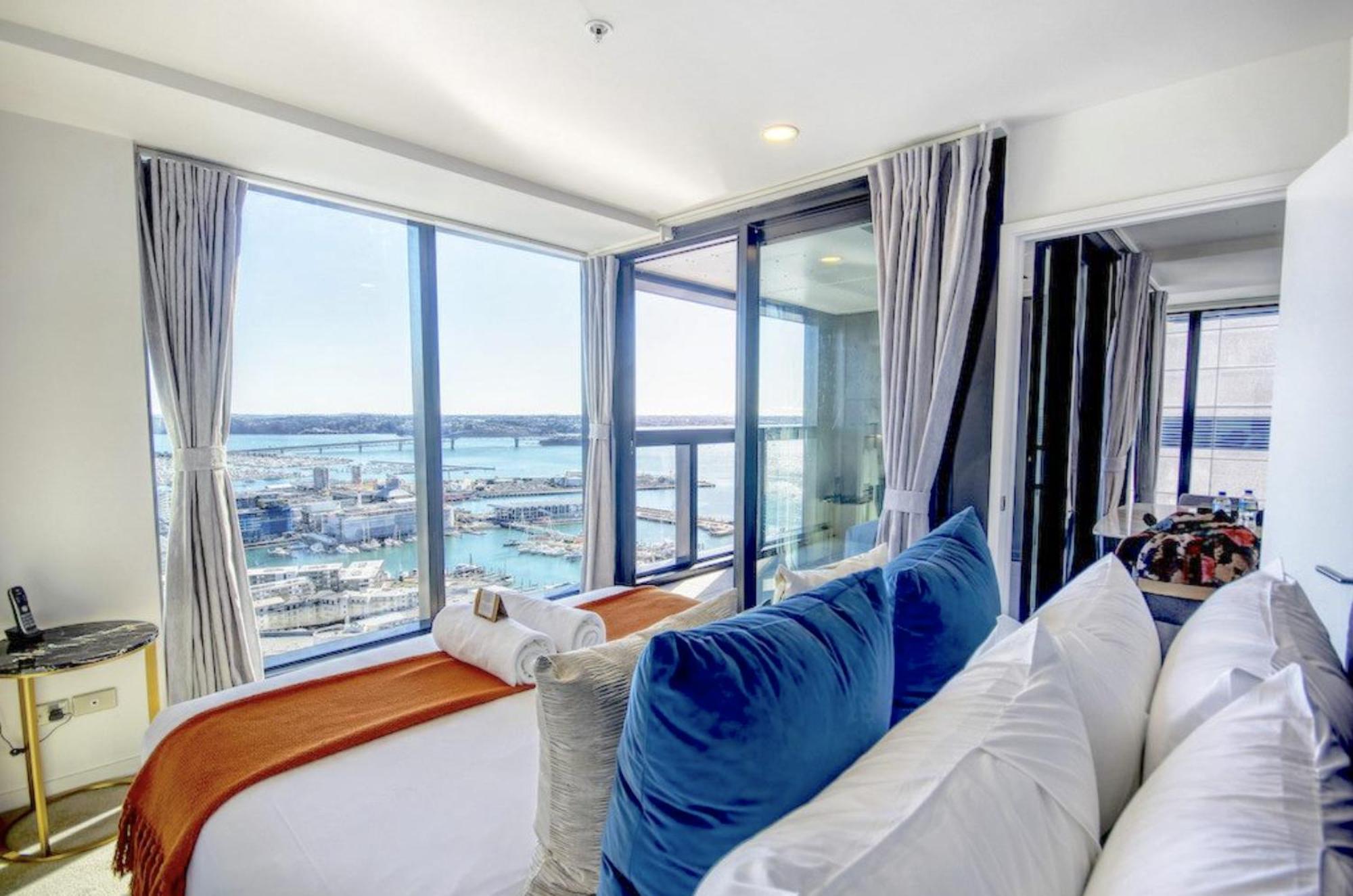 Top Floor Harbour View And Skytower View Apartment In Cbd Auckland Extérieur photo